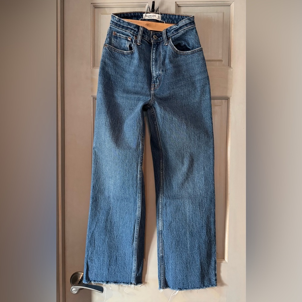 Abercrombie & Fitch Curve Love High Rise 90s Relaxed Jean 00 EXTRA SHORT